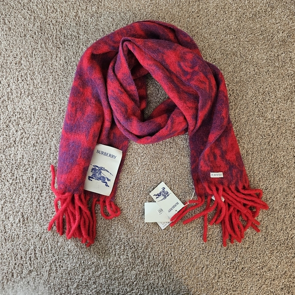 Burberry Water Rose Wool Felted Scarf - Picture 1 of 2